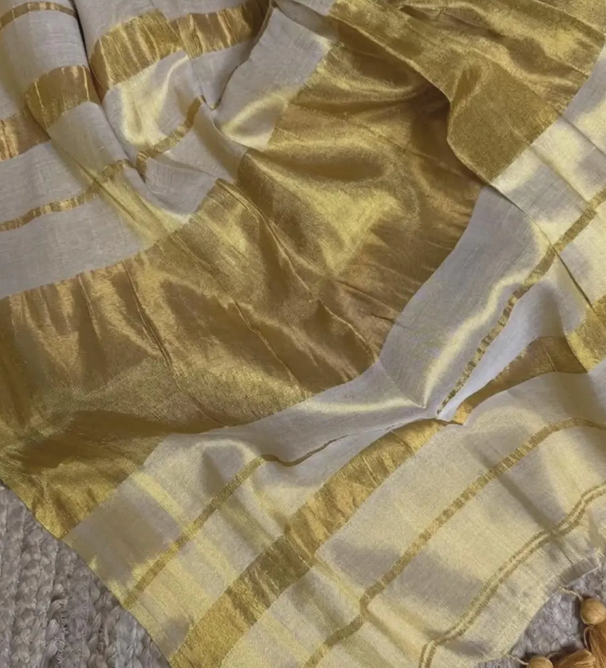 Golden Tissue Kerala Saree with Tassels – Traditional Handloom Festive Wear