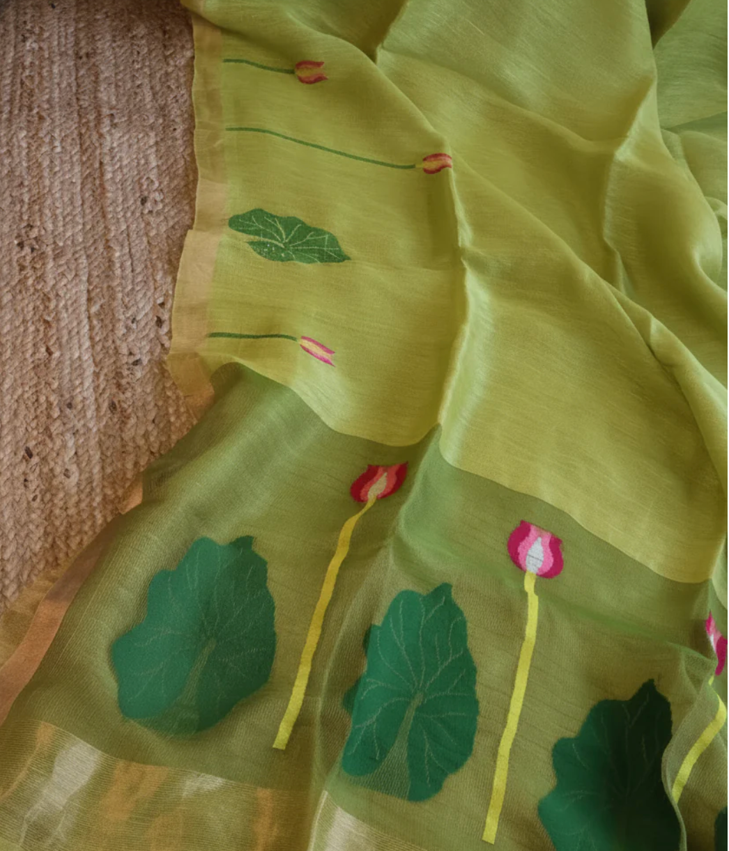 Green jamdani weave lotus motif lightweight linen silk saree