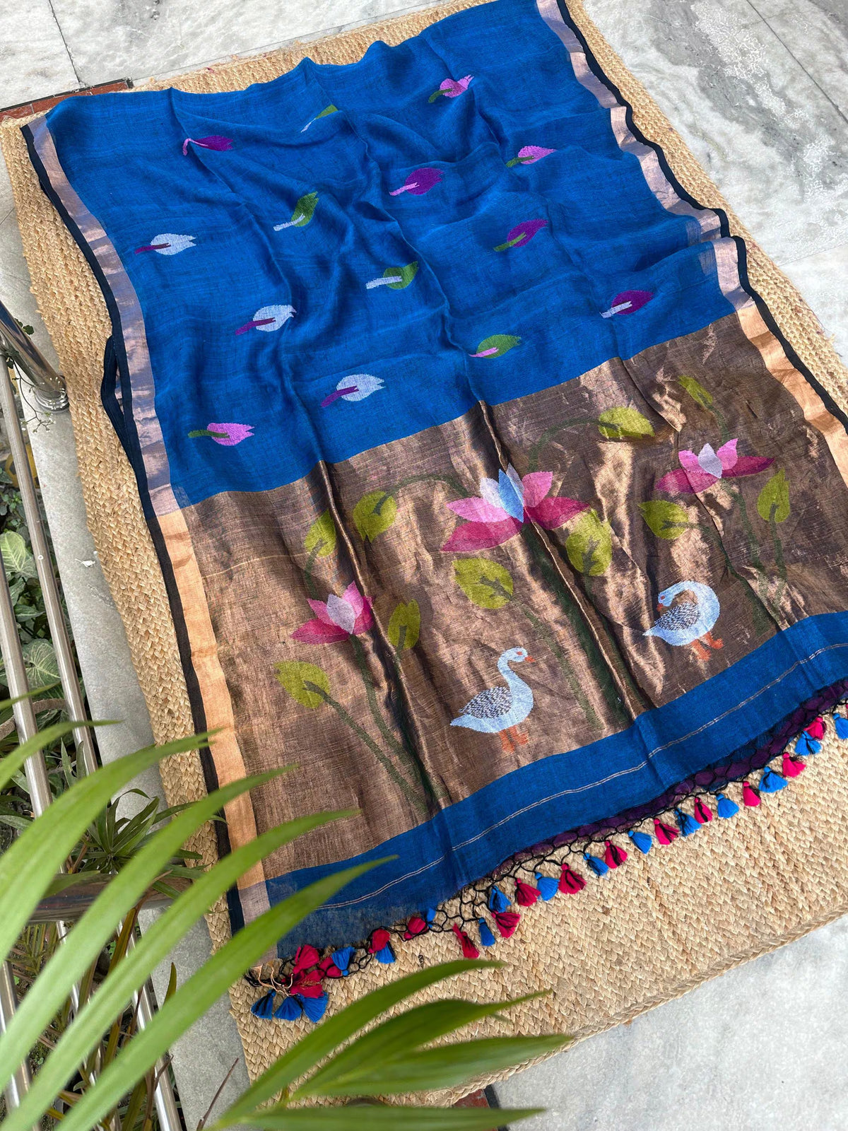 Blue West Bengal Jamdani Linen Saree – Handloom