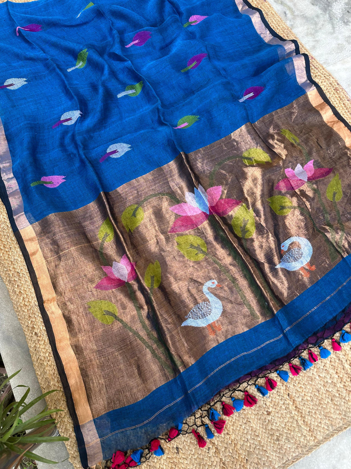 Blue West Bengal Jamdani Linen Saree – Handloom