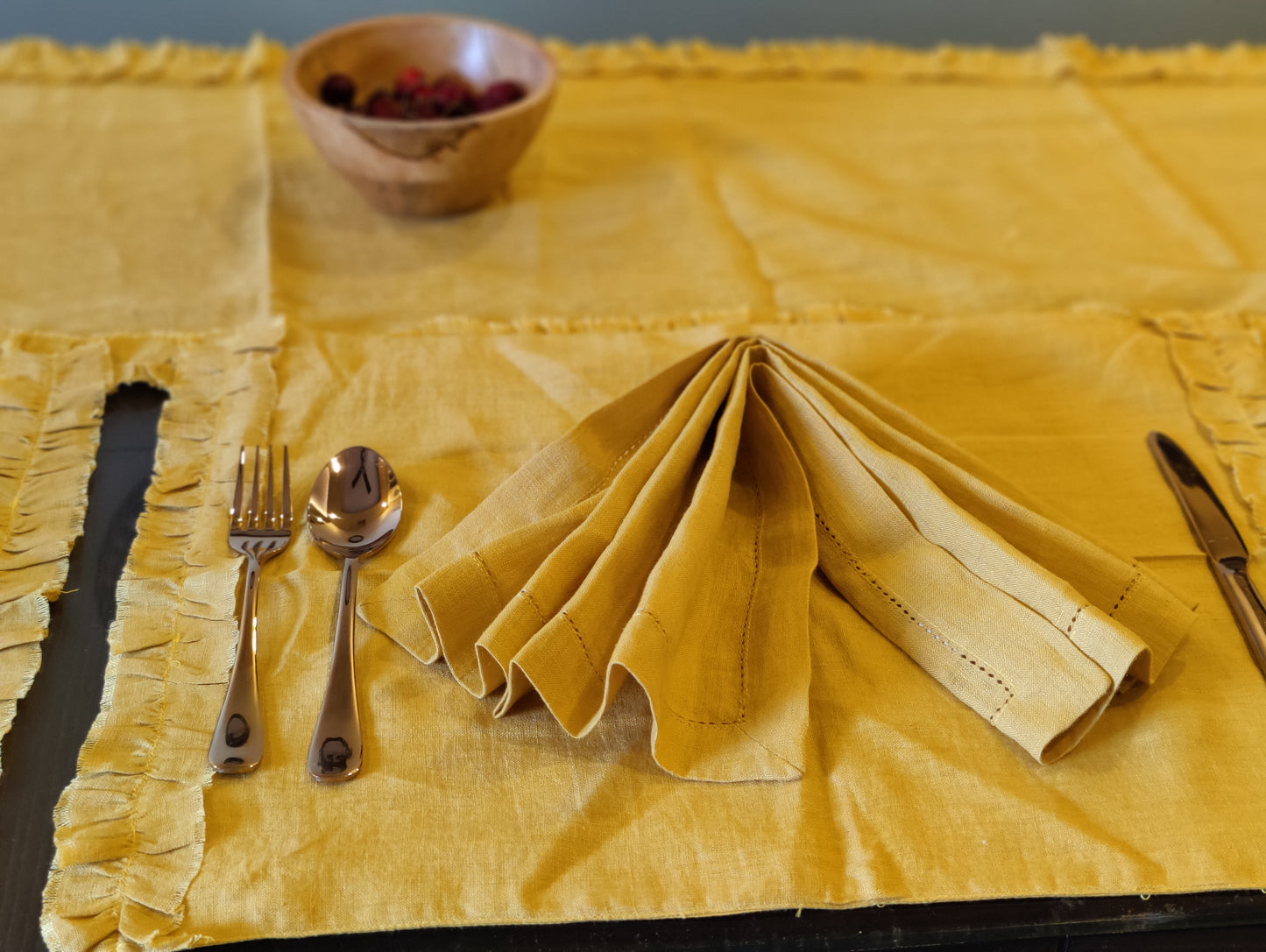 Table Linen Set / Table Runner (1) / Napkins (4) / TableMat (4) / Mustard Yellow Ruffled Pattern / Dining Linen Set