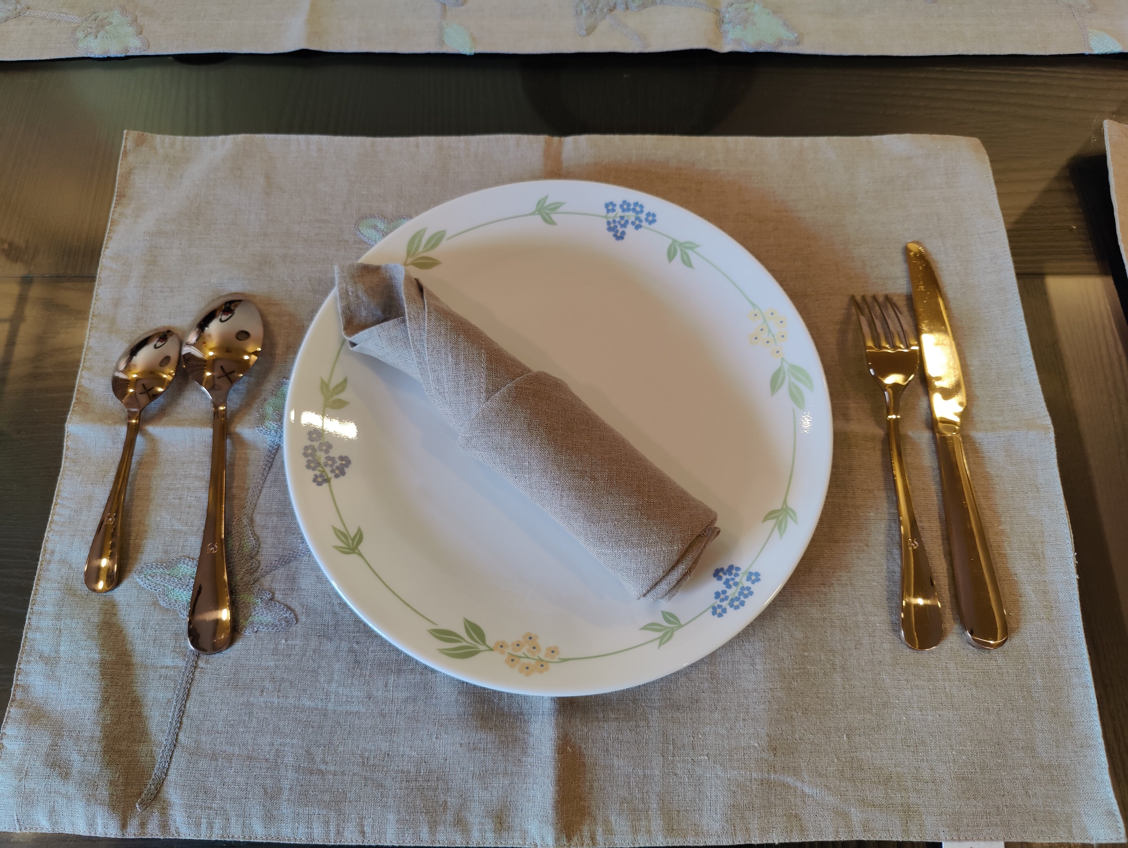 Natural Linen Dining Set – Runner, Napkins & Placemats