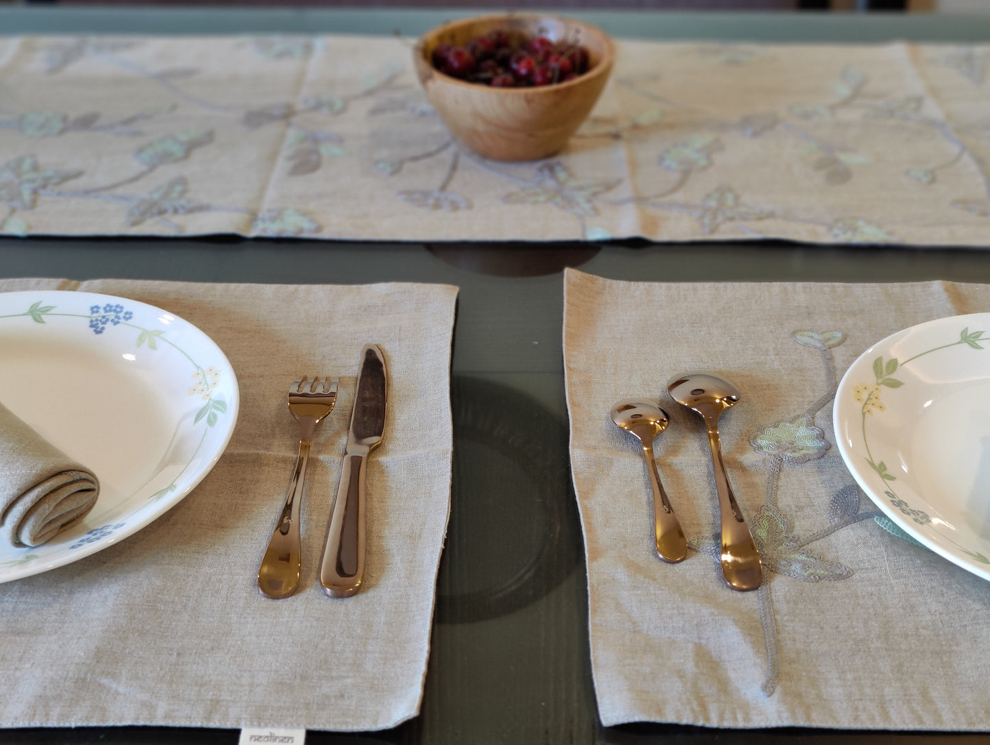 Table Linen Set / Linen Table Runner (1) / Napkins (4) / TableMat (4) / Chain Stitched Over Natural Linen / Dining Linen Set